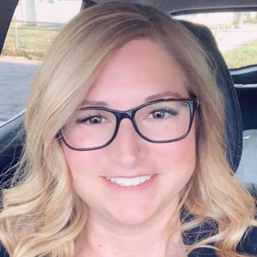 Meet your Posher, Nicole